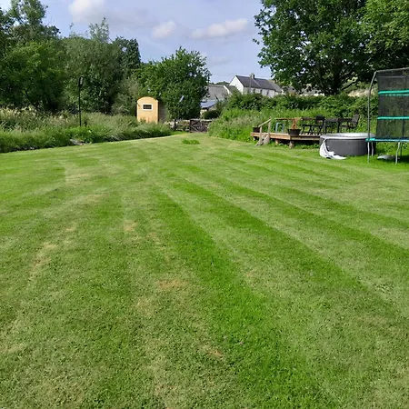 St Mullins Camping Kamp alanı
